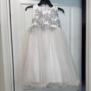 Elegant White and Silver Girls Formal Dress for Special Occasions